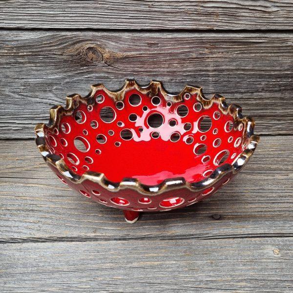 Saldaininė „Raudona Su Skylutėmis” Keramikiniai indai